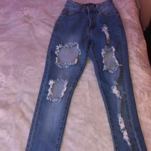 FASHION NOVA HIGH WAISTED DISTRESSED JEANS